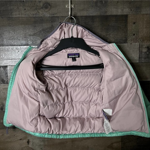 SOLD Patagonia Girls Hi Loft Down Hoody - Picture 7 of 7